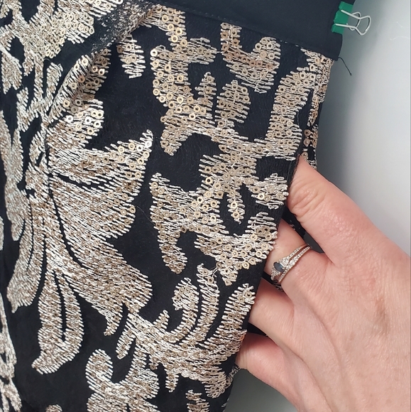 Like NEW JOA Taupe Blk Sequin Embroidered Flat Front Fancy Cigarette Pant Sz S/M - Picture 6 of 12